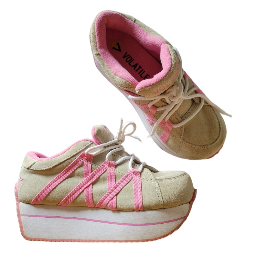 Volatile celebration platform sneakers 7.5